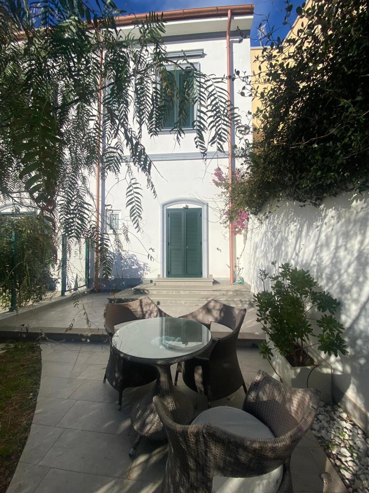 Villa La Lanterna Sul Mare Livorno Exterior foto